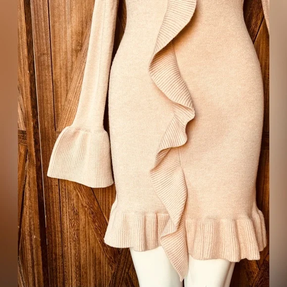 Elegant sz M Knit Beige Cream Luxe Dress - Picture 4 of 11